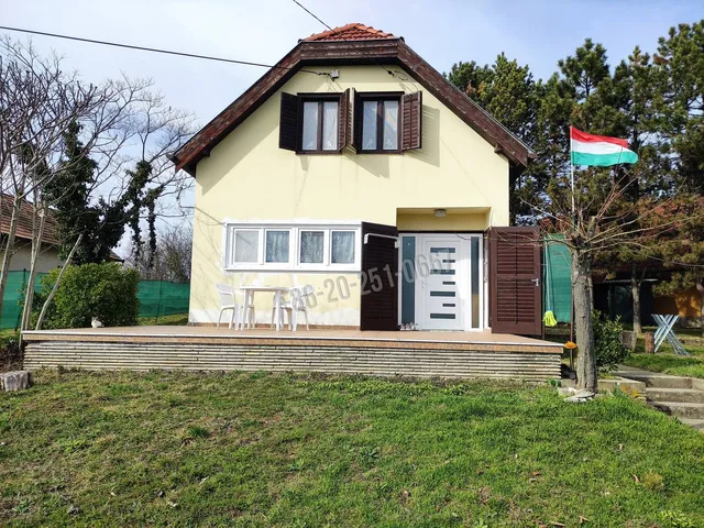 Eladó nyaraló Bár, Szőlőhegy 55 nm