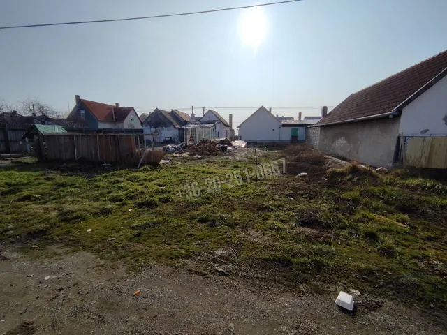 Eladó telek Mohács 183 nm