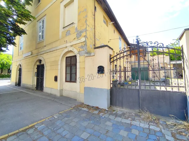 Eladó kereskedelmi és ipari ingatlan Mohács 178 nm