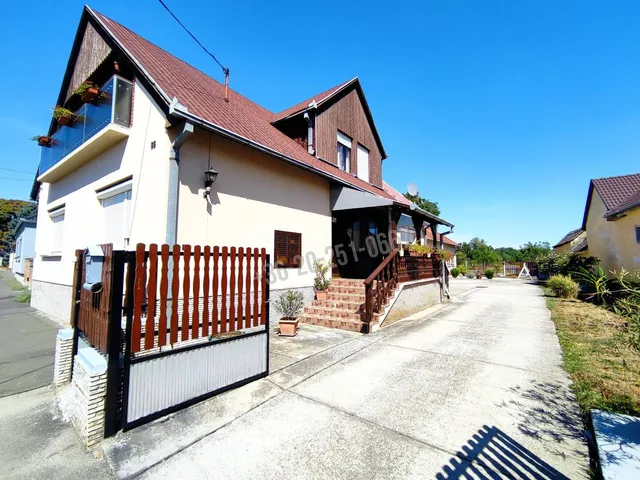 Eladó ház Udvar 157 nm