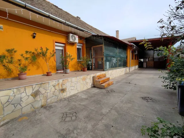 Eladó ház Bátaszék 162 nm