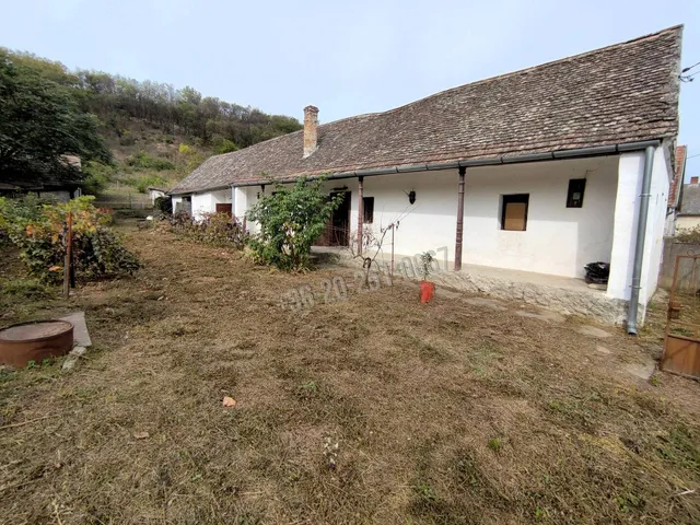 Eladó ház Báta 65 nm