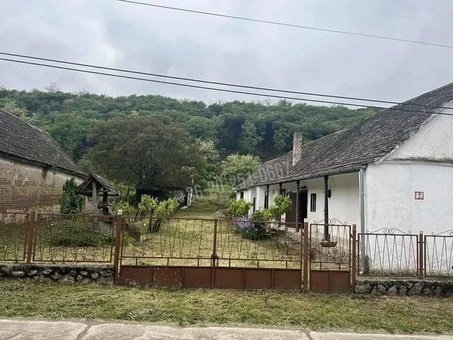 Eladó ház Báta 65 nm