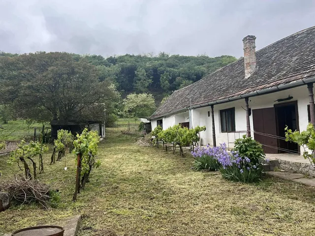 Eladó ház Báta 65 nm