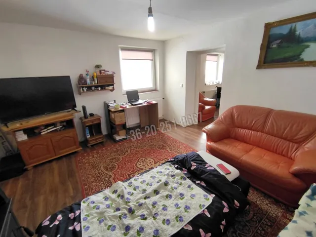 Eladó ház Szűr 73 nm