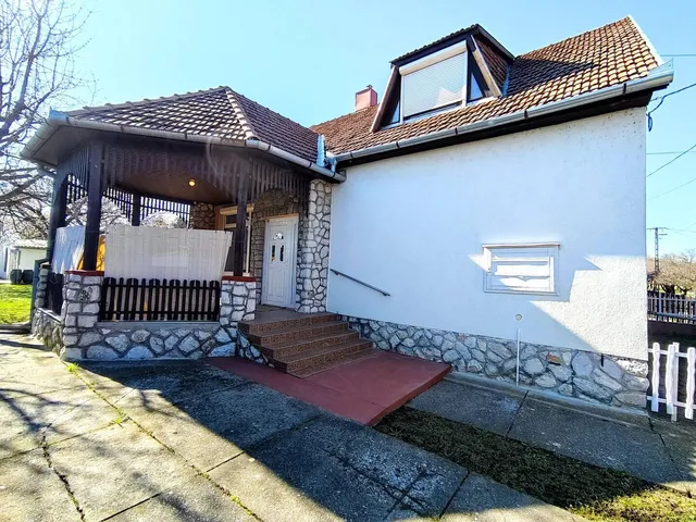 Eladó ház Lánycsók 129 nm
