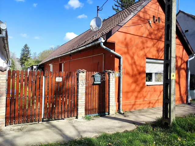 Eladó ház Lánycsók 87 nm
