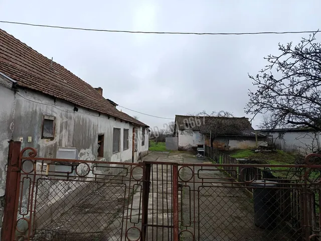 Eladó ház Udvar 102 nm