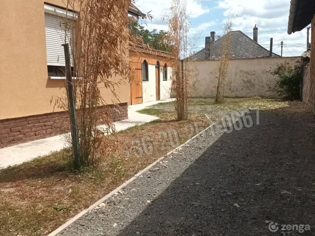 Kiadó ház Mohács 131 nm