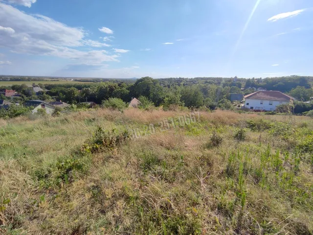 Eladó telek Mohács, Szőlőhegy 4026 nm