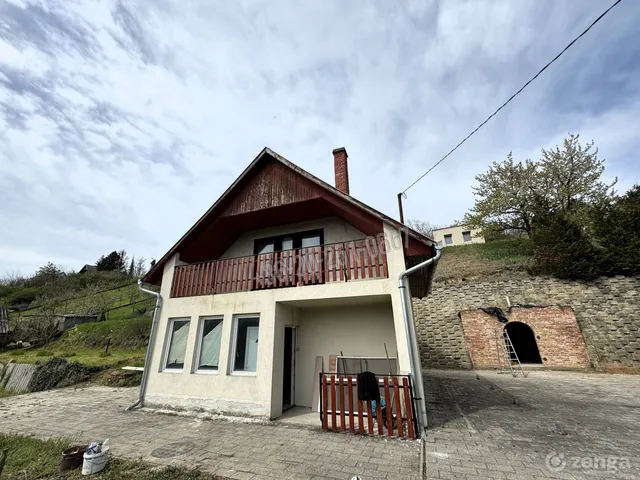 Eladó nyaraló Bár, Szőlőhegy 60 nm
