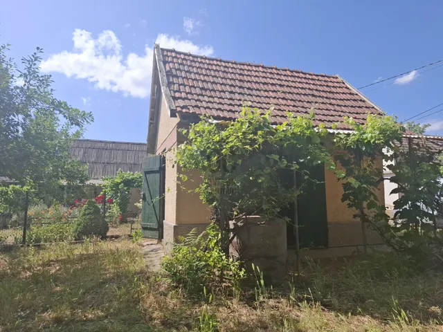 Eladó telek Tápióbicske 2046 nm