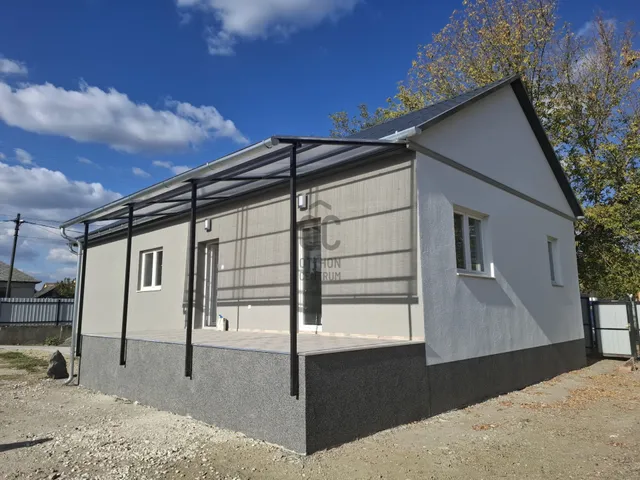 Eladó ház Tápiószentmárton 93 nm