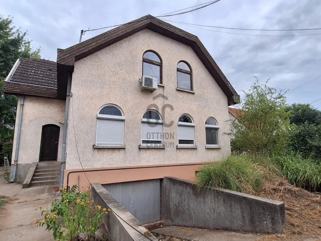 Eladó ház Albertirsa 300 nm