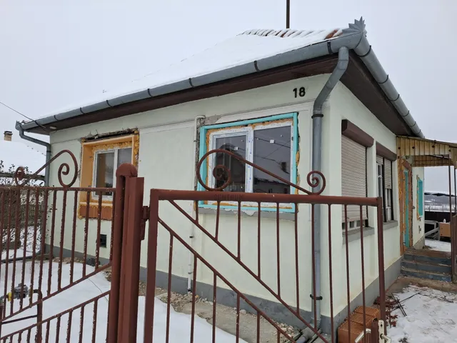 Eladó ház Tápiószentmárton 74 nm