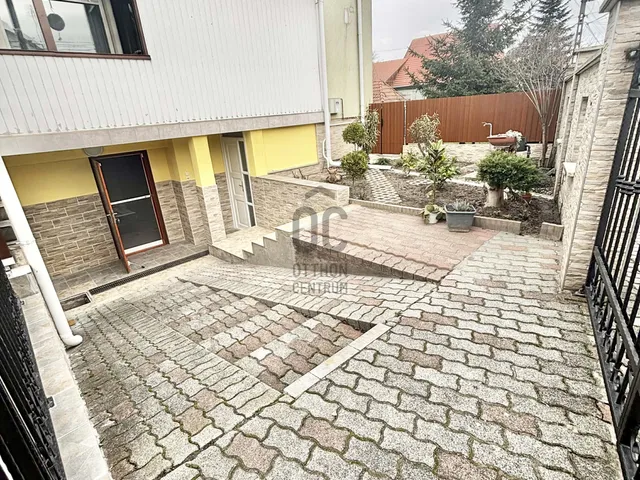 Eladó ház Albertirsa 275 nm