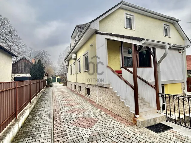 Eladó ház Albertirsa 275 nm