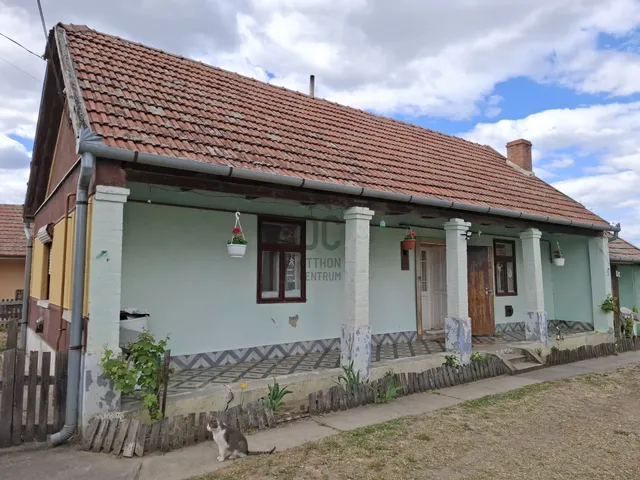 Eladó ház Tápiószentmárton 3559 nm