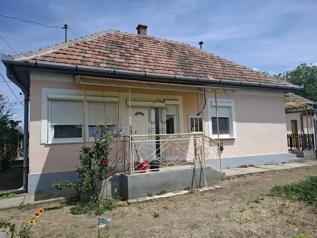 Eladó ház Tápióbicske 62 nm