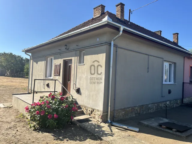 Eladó ház Dánszentmiklós 70 nm