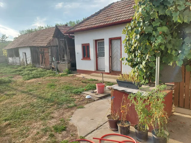 Eladó ház Tiszadada 90 nm