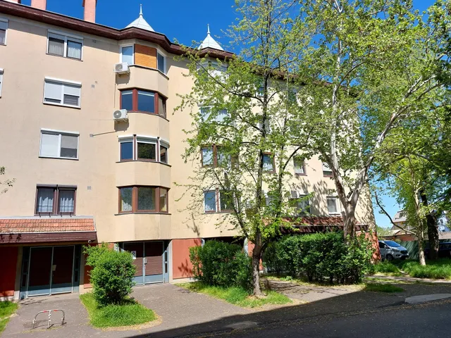 Eladó lakás Szolnok, Belváros 42 nm