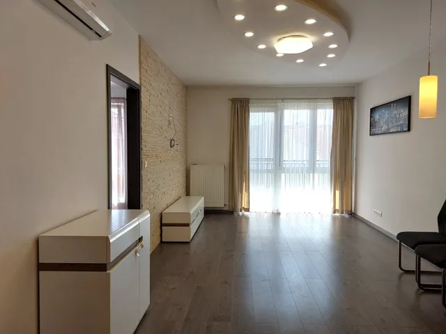 Kiadó lakás Szolnok, Belváros 71 nm