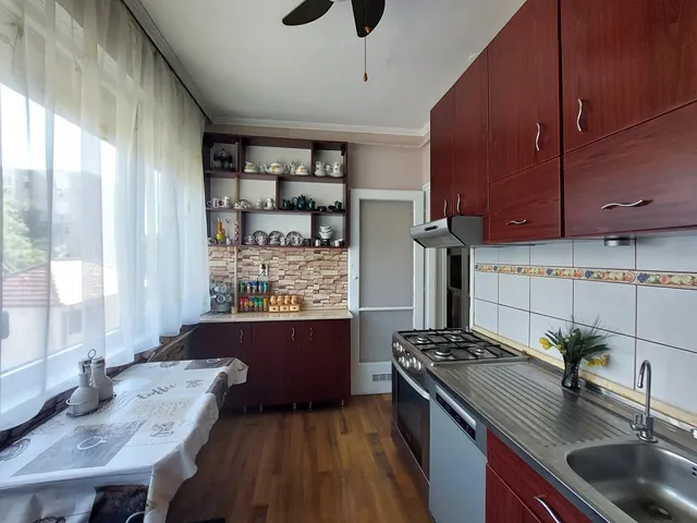 Eladó lakás Szolnok, Belváros 56 nm