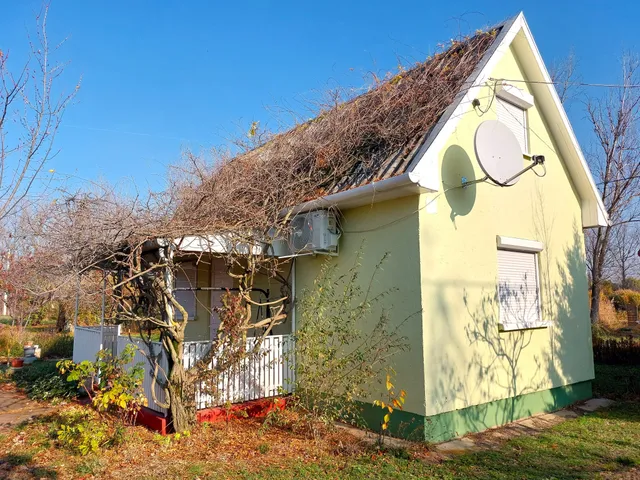 Eladó üdülő és hétvégi ház Tószeg 55 nm