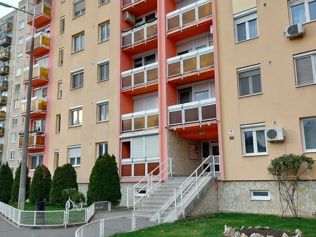 Kiadó lakás Szolnok, Széchenyi-lakótelep 51 nm