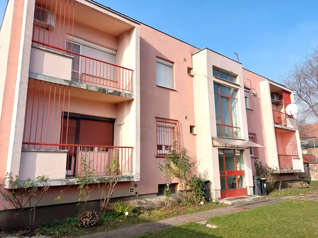 Eladó lakás Szolnok, Belváros 89 nm