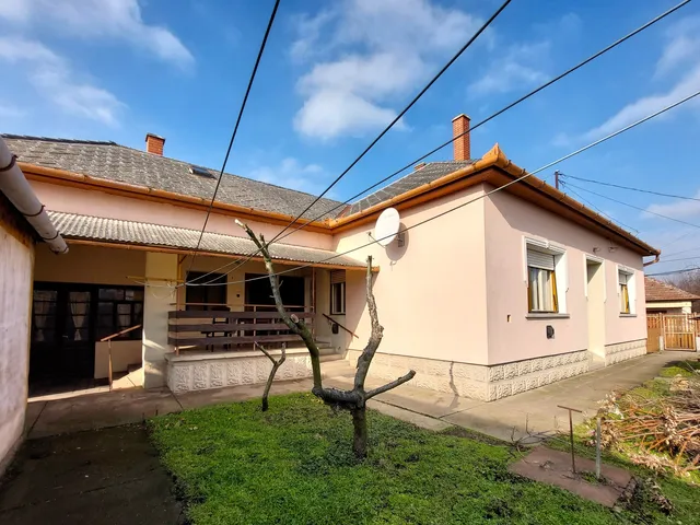 Eladó ház Abony 99 nm