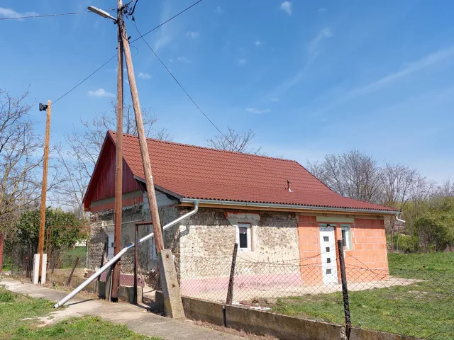 Eladó ház Tiszavárkony 57 nm