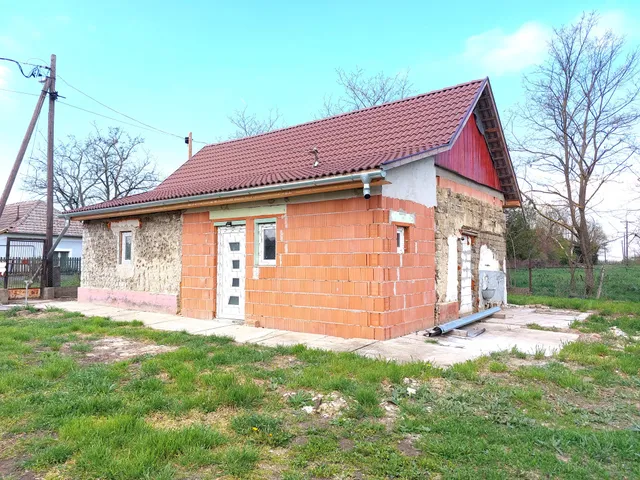 Eladó ház Tiszavárkony 57 nm