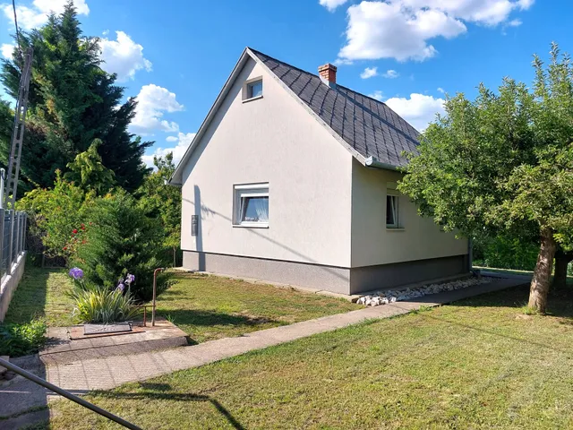 Eladó nyaraló Szolnok 46 nm