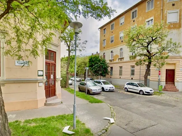 Kiadó kereskedelmi és ipari ingatlan Budapest X. kerület, Kőbánya 250 nm