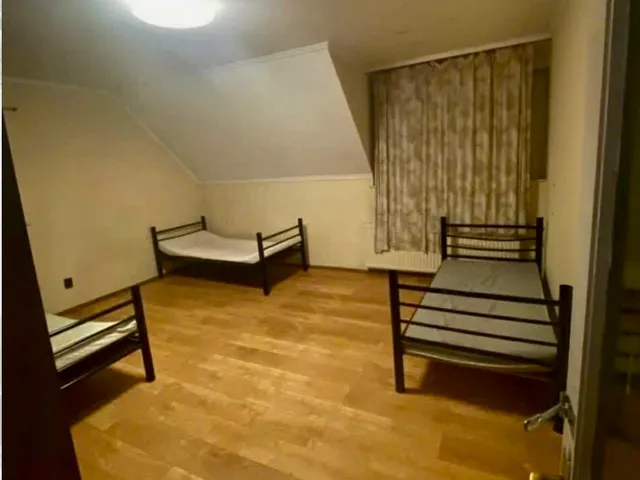 Kiadó kereskedelmi és ipari ingatlan Budapest X. kerület, Kőbánya 250 nm