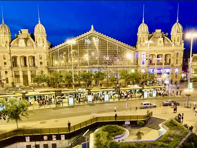 Kiadó kereskedelmi és ipari ingatlan Budapest VI. kerület, Nagykörúton belüli terület 150 nm