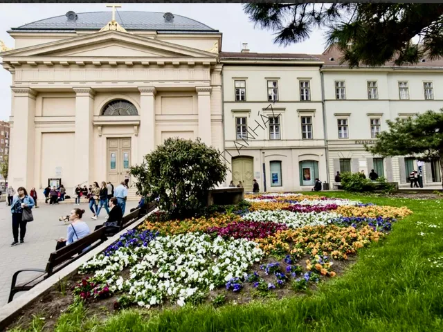 Eladó kereskedelmi és ipari ingatlan Budapest V. kerület, Belváros 380 nm
