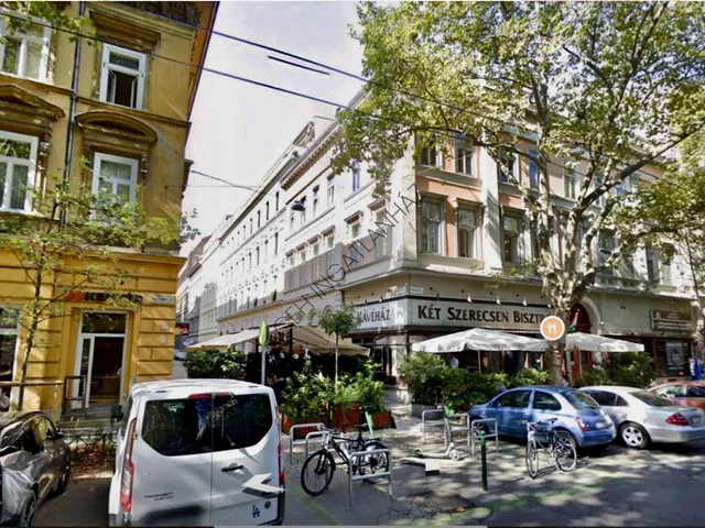 Eladó ház Budapest VI. kerület, Nagykörúton belüli terület 2700 nm