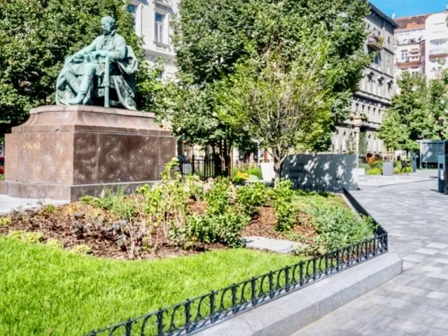 Eladó kereskedelmi és ipari ingatlan Budapest VI. kerület, Nagykörúton belüli terület 150 nm