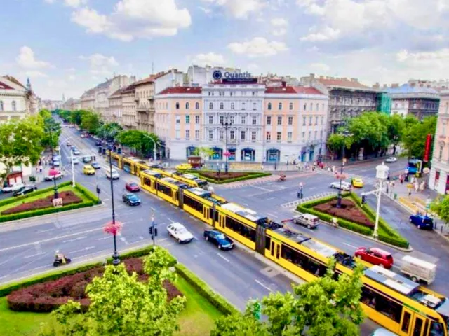 Kiadó kereskedelmi és ipari ingatlan Budapest VI. kerület, Nagykörúton belüli terület 160 nm