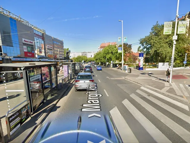 Kiadó kereskedelmi és ipari ingatlan Budapest II. kerület, Rózsadomb 150 nm