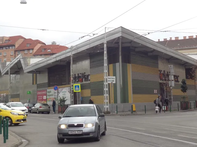 Eladó kereskedelmi és ipari ingatlan Budapest VIII. kerület, Csarnoknegyed 230 nm