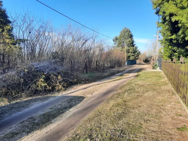 Eladó telek Tápiószentmárton 600 nm