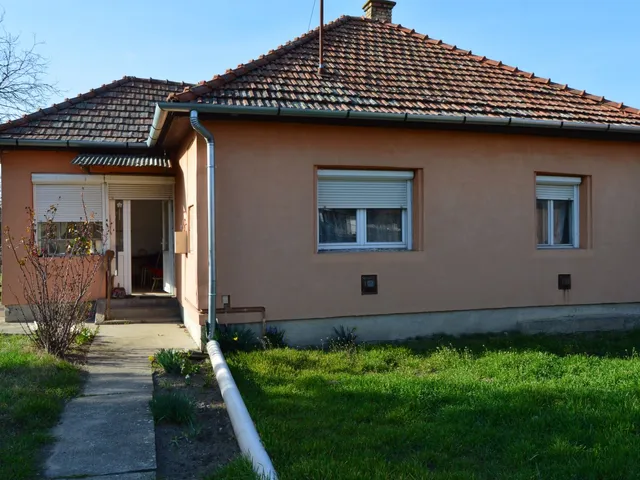 Eladó ház Tápiószentmárton 53 nm