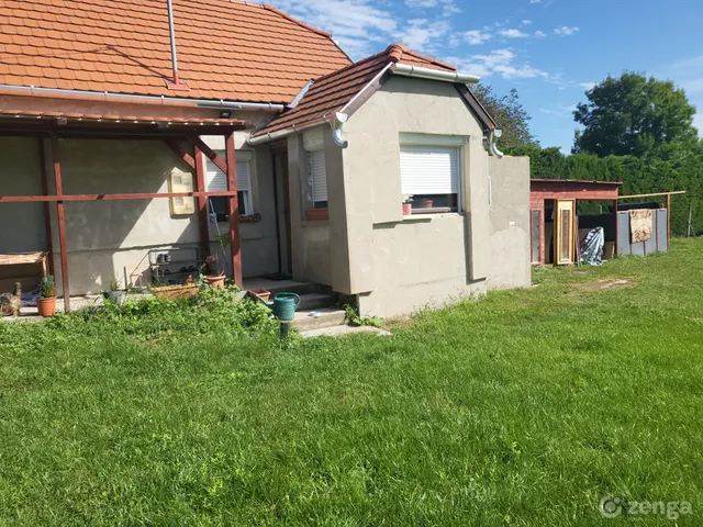 Eladó ház Ászár 78 nm