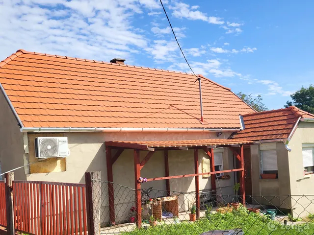 Eladó ház Ászár 70 nm