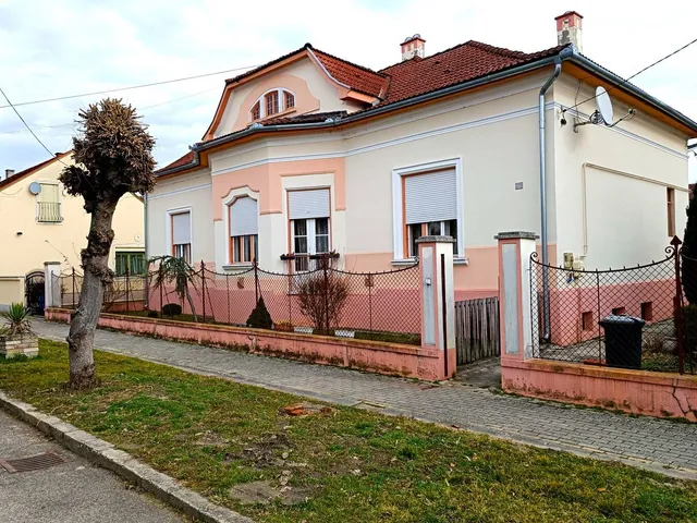 Eladó ház Barcs 300 nm