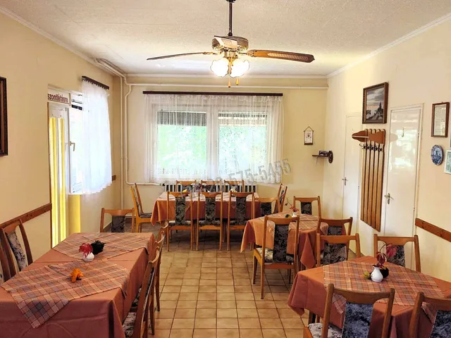 Eladó ház Balatonmáriafürdő 250 nm